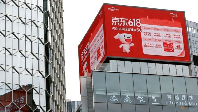 China's JD.com posts slowest growth ever in '618' shopping event China's JD.com posts slowest growth ever in '618' shopping event