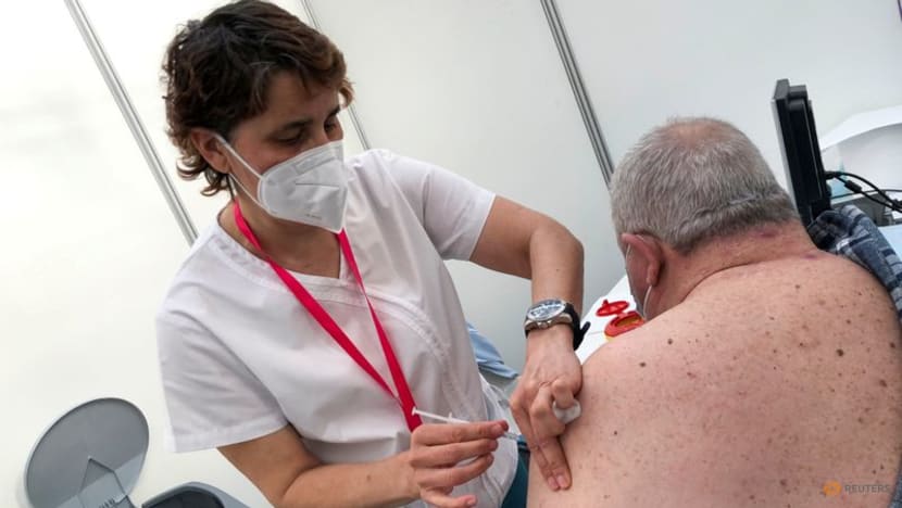 Portugal to give booster COVID-19 shot to older adults Portugal to give booster COVID-19 shot to older adults
