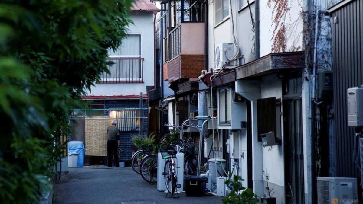 Pemilik rumah di Jepang menghadapi sakit kepala yang tidak biasa: hipotek yang lebih tinggi
