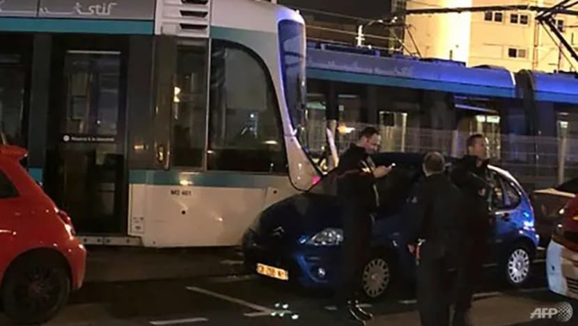 12 cedera dalam nahas trem di Paris