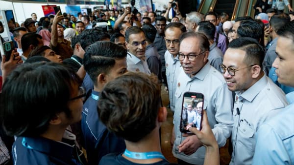 Malaysian civil servants to see record pay hike of over 13 per cent from Dec: Anwar