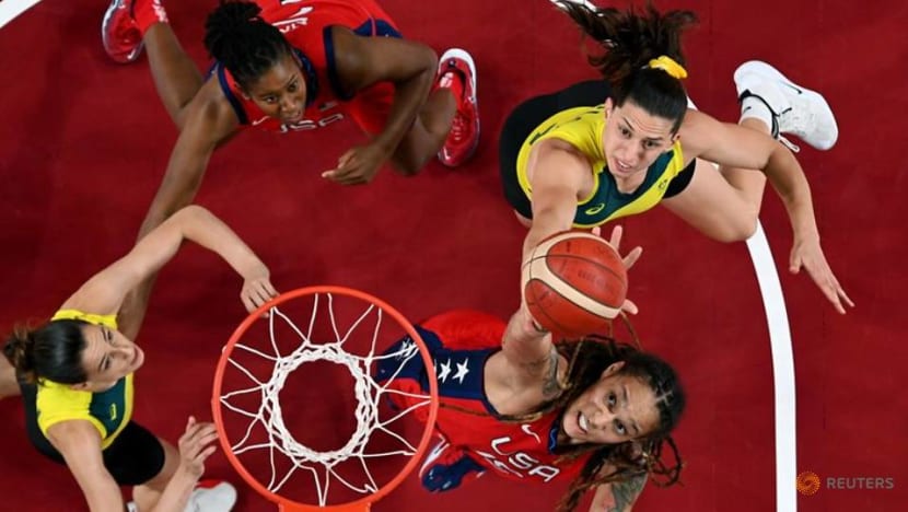 Olympics-Basketball-US women roll over Australia into semis, Serbia edge China Olympics-Basketball-US women roll over Australia into semis, Serbia edge China