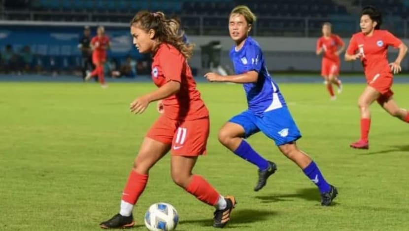 Putri Syaliza pemain wanita pertama S'pura dalam Liga Bola Sepak Thailand