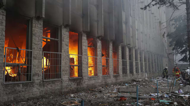 乌克兰哈尔科夫遭俄导弹袭击 至少五死八伤