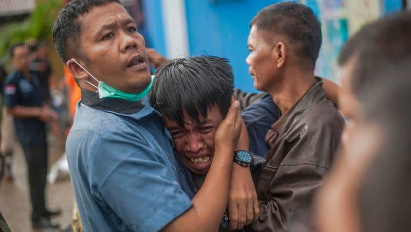 Indonesia tsunami: Death toll climbs to 373, says national disaster agency Indonesia tsunami: Death toll climbs to 373, says national disaster agency