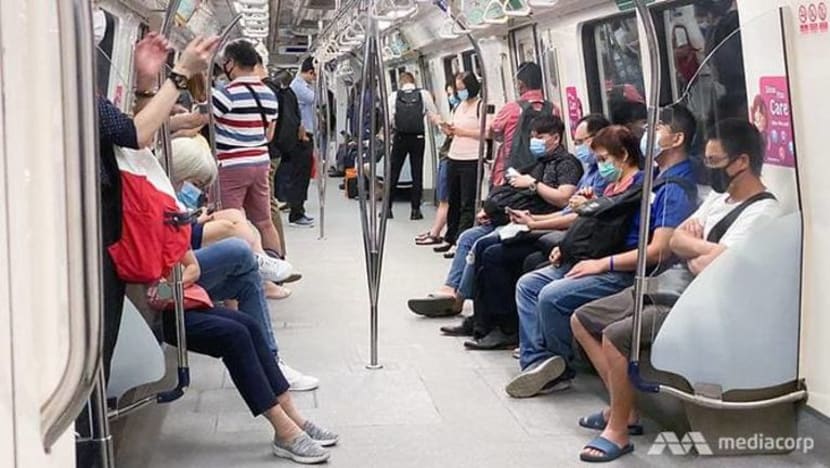 Haruskah SG tarik balik pemakaian pelitup dalam pengangkutan awam, persekitaran jagaan kesihatan? Haruskah SG tarik balik pemakaian pelitup dalam pengangkutan awam, persekitaran jagaan kesihatan?