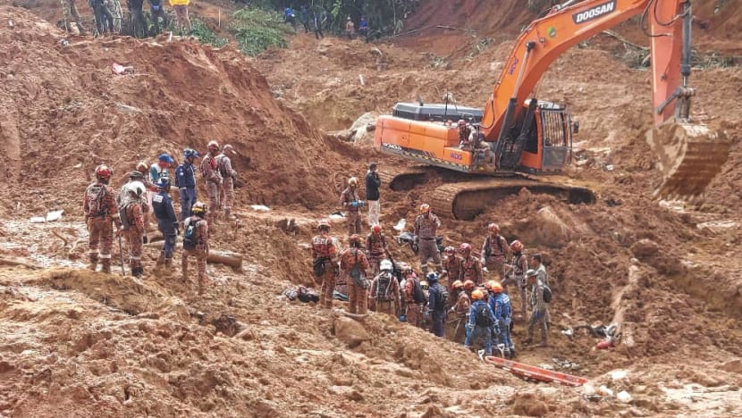 Malaysia landslide: Death toll hits 30 after Batang Kali rescuers recover four more bodies
