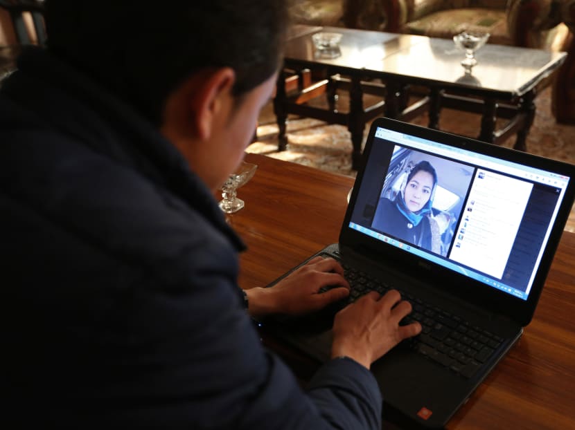 Afghans skirt strict rules to find love on social media