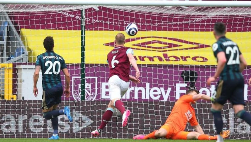 Soccer-Flamboyant Leeds turn on the style in 4-0 win at Burnley Soccer-Flamboyant Leeds turn on the style in 4-0 win at Burnley
