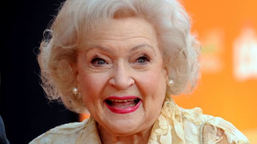 Pelakon veteran Hollywood Betty White tutup usia pada usia 99 tahun