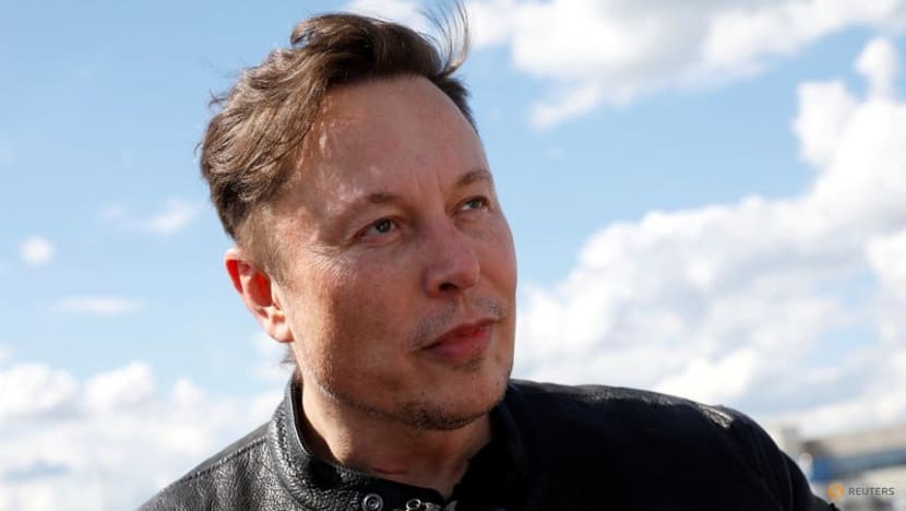 Elon Musk says he was joking about buying Manchester United Elon Musk says he was joking about buying Manchester United