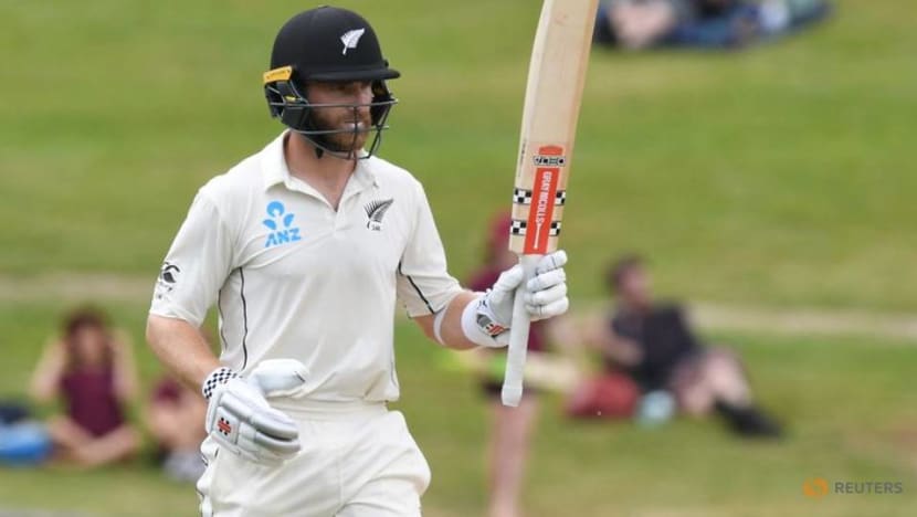 Williamson overtakes Smith and Kohli to be top test batsman Williamson overtakes Smith and Kohli to be top test batsman
