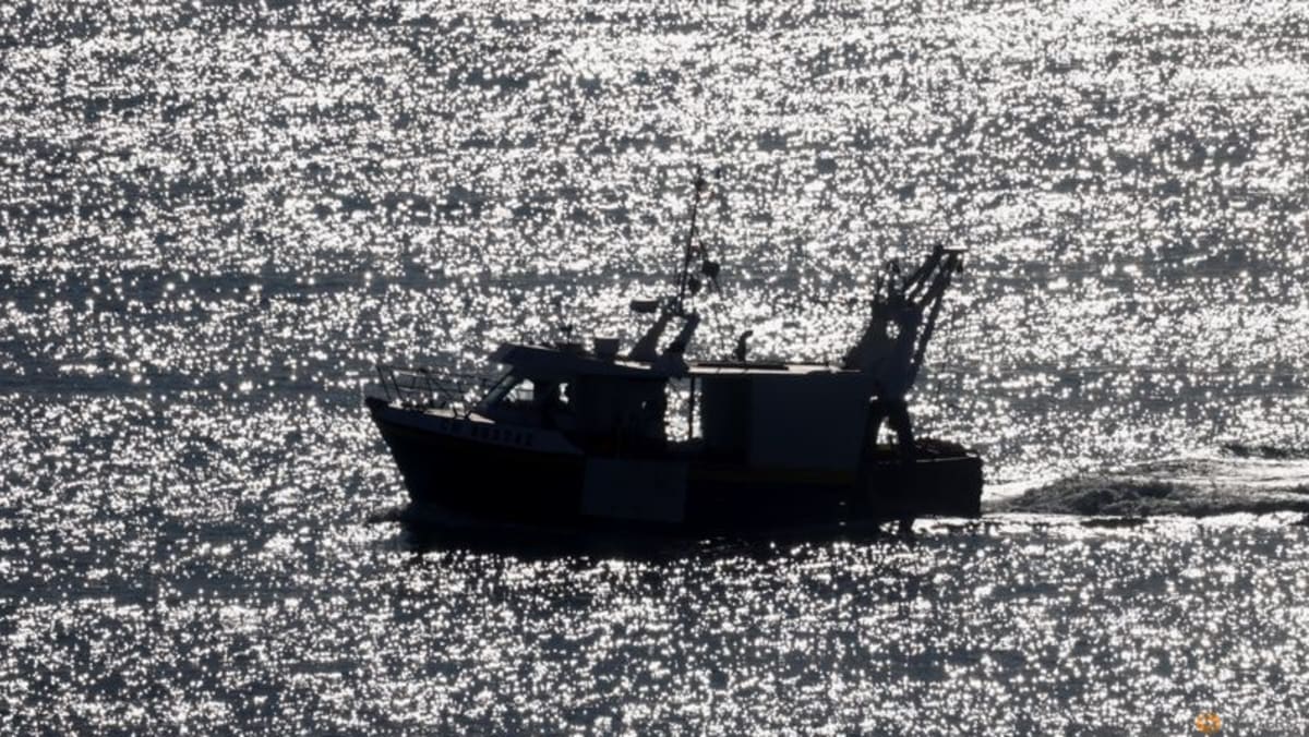 Prancis mengatakan masih kekurangan 150 izin penangkapan ikan pasca-Brexit