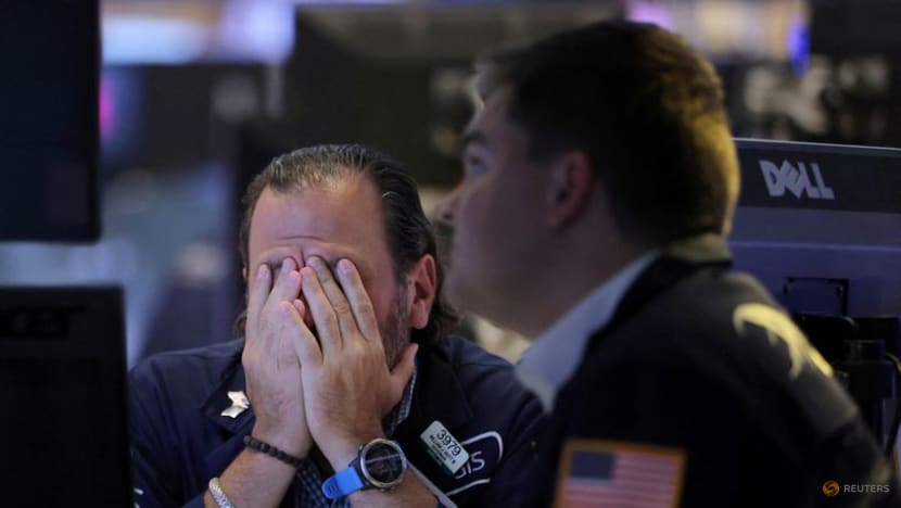 Analysis: After feverish week, global investors lick wounds and brace for more chaos Analysis: After feverish week, global investors lick wounds and brace for more chaos