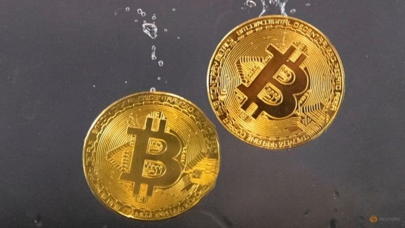Bitcoin falls 7.03% to $20,969.32 Bitcoin falls 7.03% to $20,969.32