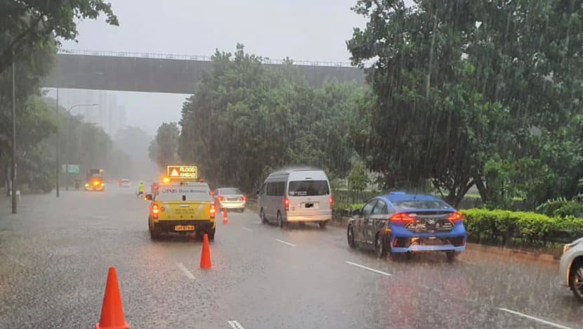 Flash floods at Punggol Way and KPE as heavy rain falls over many areas in Singapore Flash floods at Punggol Way and KPE as heavy rain falls over many areas in Singapore