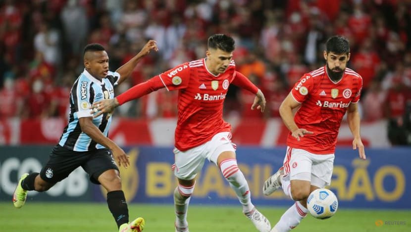 Internacional beats Gremio, whose relegation fears deepen Internacional beats Gremio, whose relegation fears deepen