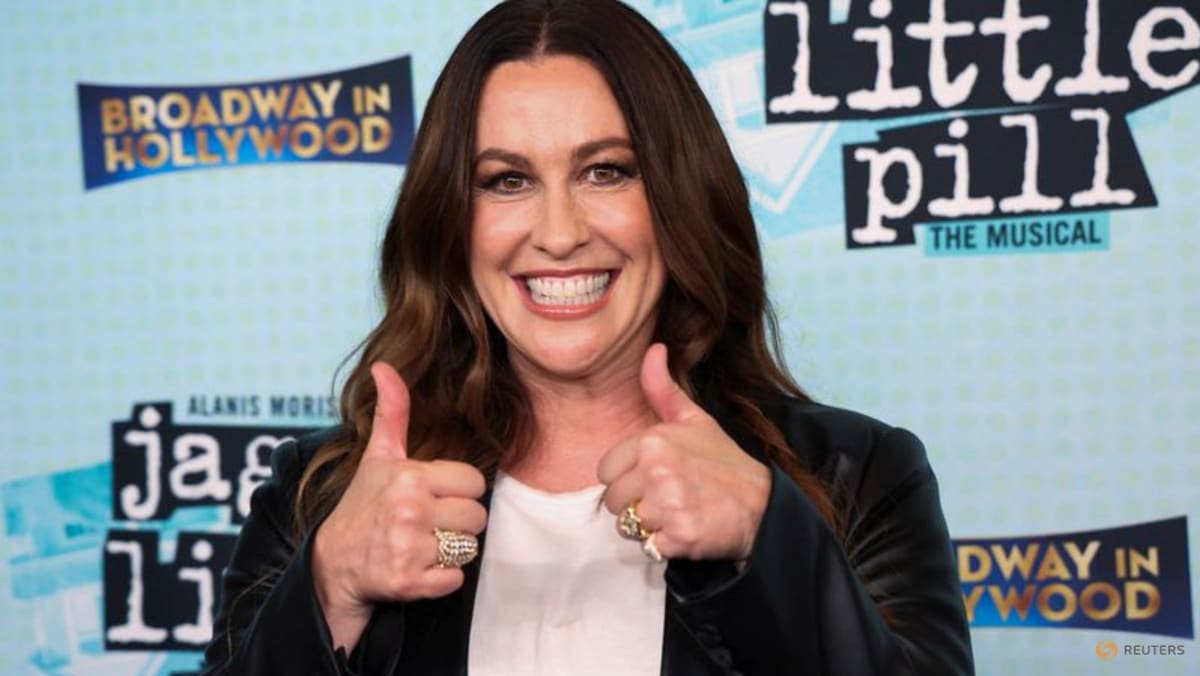 alanis-morissette-s-covid-stricken-musical-gets-new-life-with-us-tour