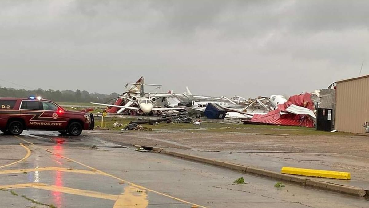 Tornadoes kill at least six in south of US - CNA