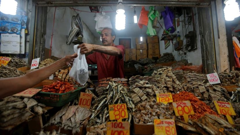 Sri Lanka consumer inflation dips to 33.6% y/y in April