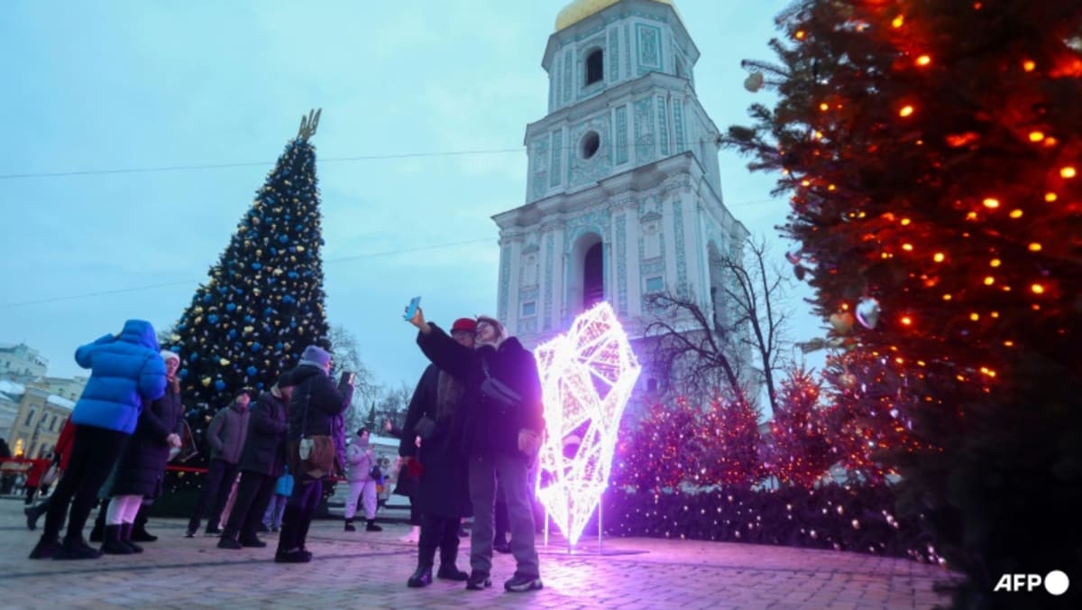Ukrainians defy Moscow with first Dec 25 Christmas