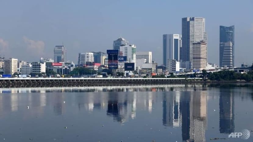 Johor, Terengganu longgarkan sekatan COVID-19 jelang 25 Oktober Johor, Terengganu longgarkan sekatan COVID-19 jelang 25 Oktober