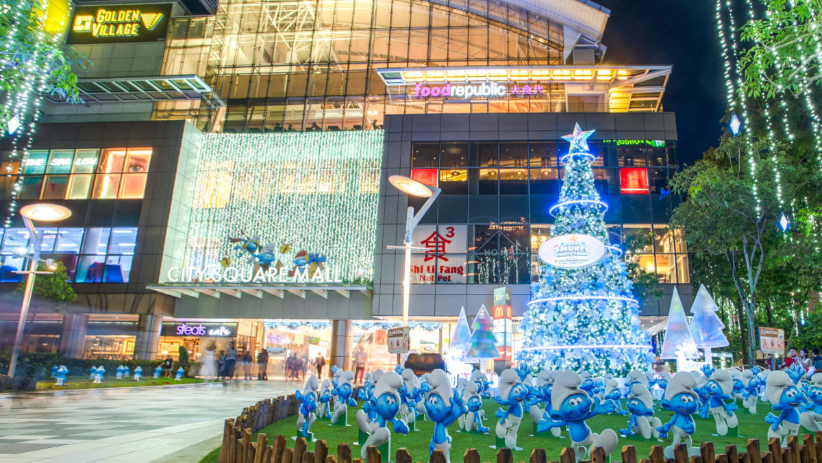 Have a very Smurfy Christmas at City Square Mall, Quayside Isle @ Sentosa Cove and Republic Plaza
