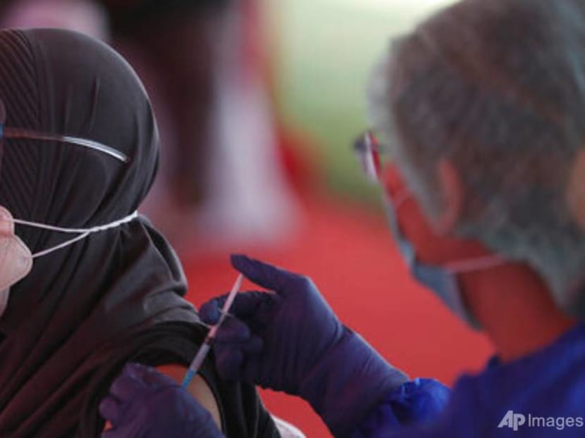 Hundreds of Indonesian healthcare workers contract COVID-19 despite vaccination, dozens hospitalised Hundreds of Indonesian healthcare workers contract COVID-19 despite vaccination, dozens hospitalised