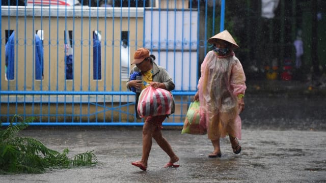 台风奥鹿登陆越南 气象局：将是越南遭遇最强风暴之一