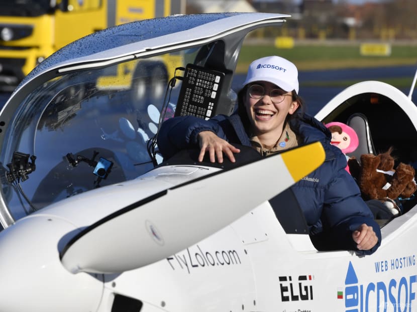 The incredible story of this 19-year-old who flew around the world in 155 days