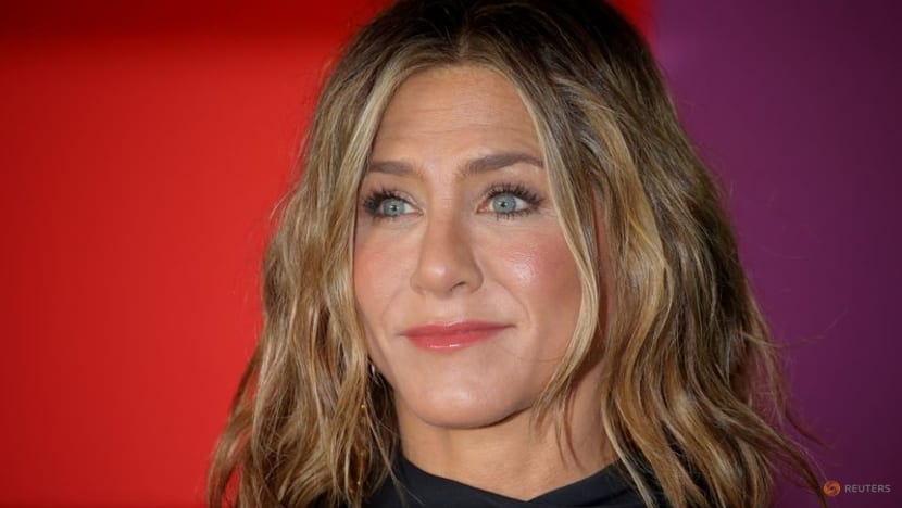 Jennifer Aniston defends cutting ties with unvaccinated friends Jennifer Aniston defends cutting ties with unvaccinated friends