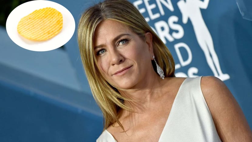 Jennifer Aniston Has So Much Self-Control That She Eats One Potato Chip When Stressed: "I'm Good At That"