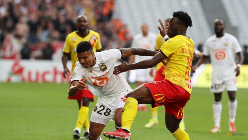 Football:
Lens end 15-year wait to beat Lille in derby despite crowd trouble Football:
Lens end 15-year wait to beat Lille in derby despite crowd trouble