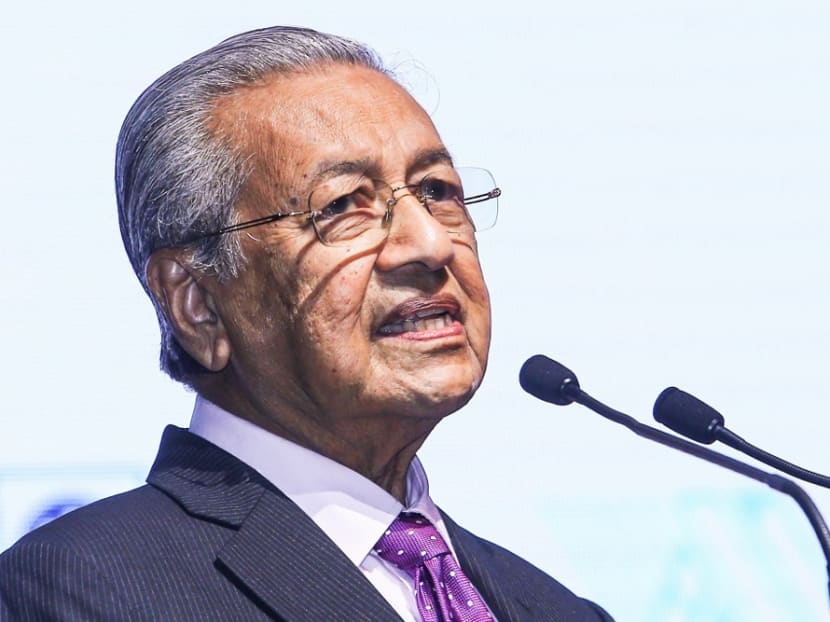 Malaysian Prime Minister Dr Mahathir Mohamad told his cabinet that it takes up to two years for a minister to settle into the rule.