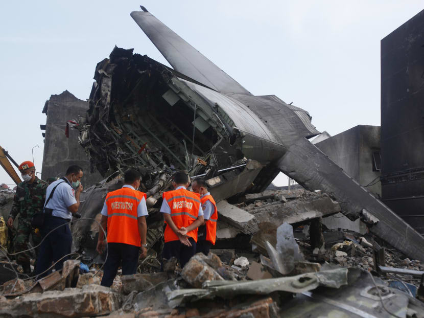 Indonesia investigates number of passengers on crashed plane