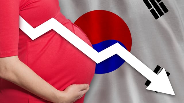 晨光|纸上风云： 朝韩两国生育率低 恐拖垮经济