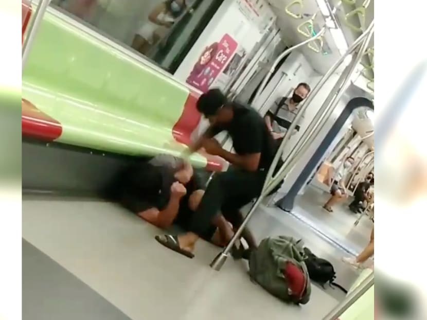 In a video making its rounds on social media, a man in a black T-shirt and jeans is seen beating up and kicking another man.