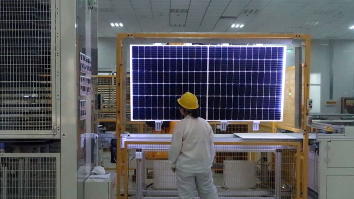 AS memblokir lebih dari 1.000 pengiriman tenaga surya karena kerja paksa Tiongkok