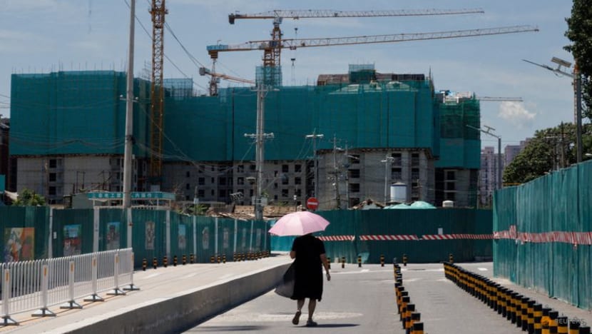 Chinese developers in 'survival mode' slashes property investment Chinese developers in 'survival mode' slashes property investment