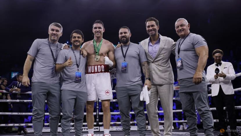 Smith moves closer to becoming a two weight world champion Smith moves closer to becoming a two weight world champion