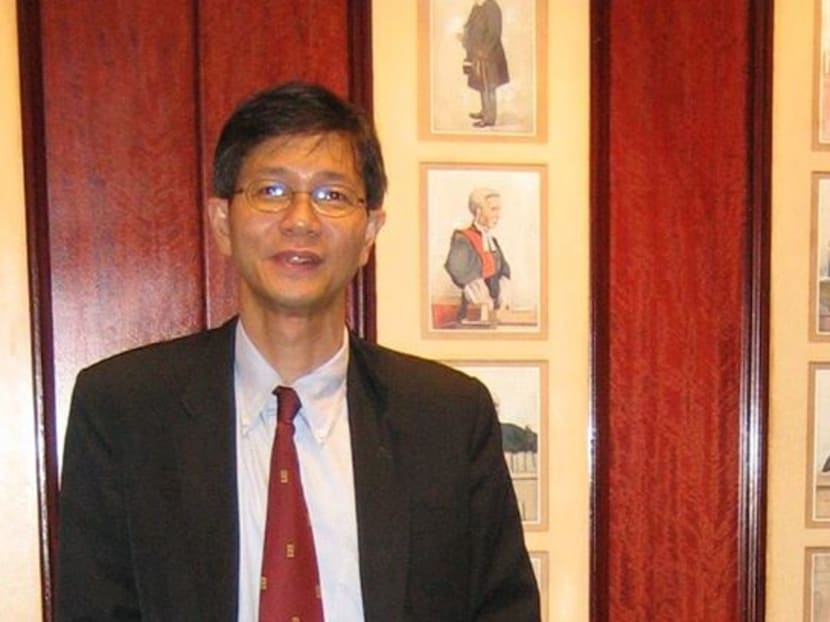 Veteran lawyer who admits he ‘fumbled’ in handling S$138,000 of client’s money suspended for a year Veteran lawyer who admits he ‘fumbled’ in handling S$138,000 of client’s money suspended for a year