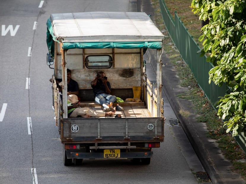 20230804_ili_workers_lorry_transport-4.jpg