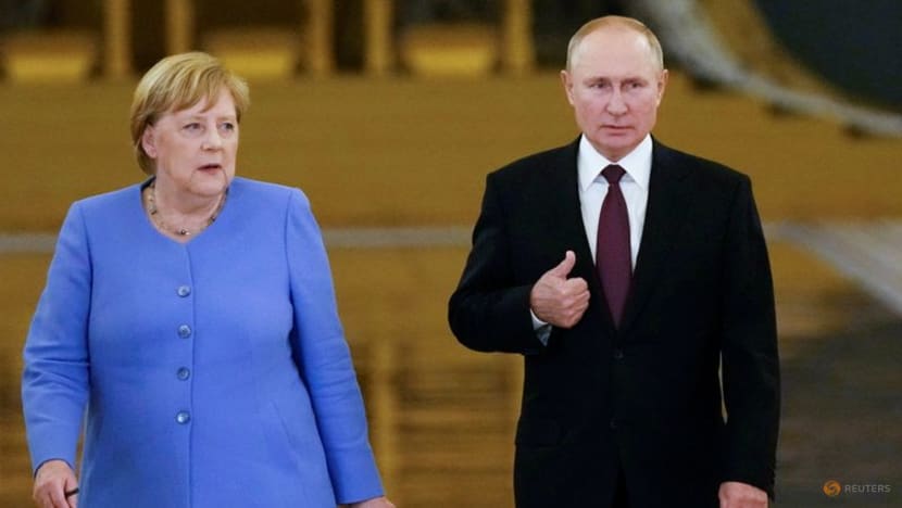 Merkel urges Putin to free Navalny, extend gas deal with Ukraine Merkel urges Putin to free Navalny, extend gas deal with Ukraine