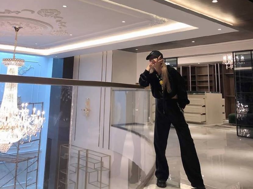 Show Luo’s Ex Grace Chow Received A Mansion With A Cinema As A Birthday ...
