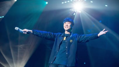JJ Lin Showed Us Why He’s The Singaporean Star We Need At His Sold-Out Concerts Here