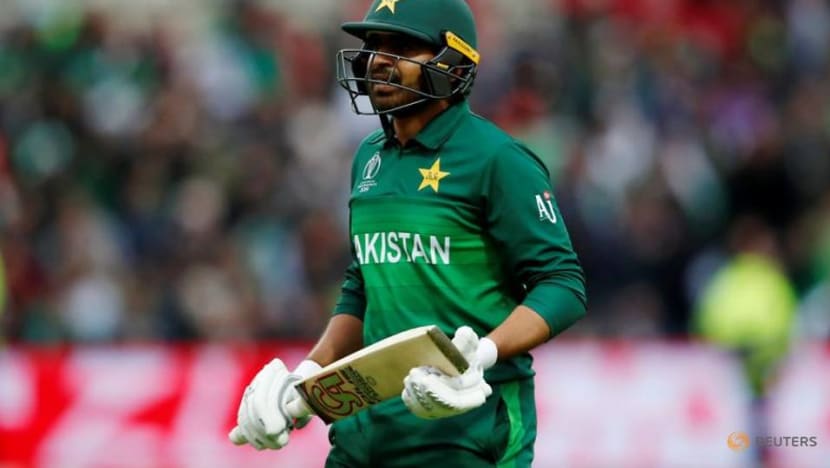 Cricket-Pakistan's Sohail to return home after injury ends England tour Cricket-Pakistan's Sohail to return home after injury ends England tour