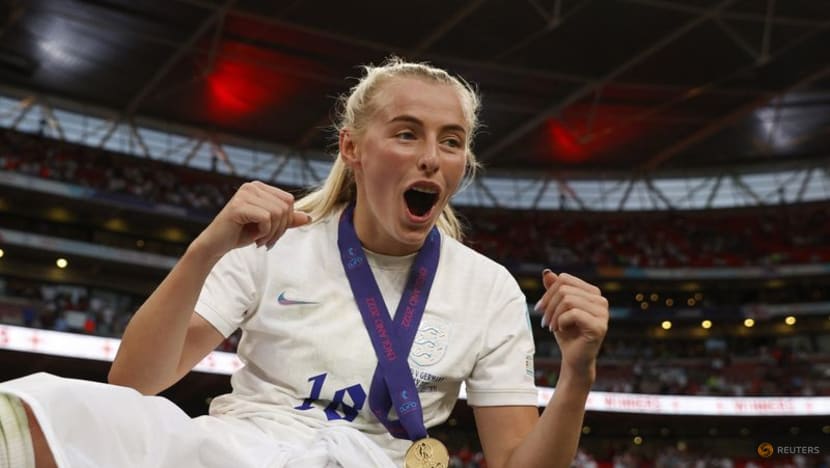 Kelly, Kirby out as Wiegman names first England squad since Euro triumph Kelly, Kirby out as Wiegman names first England squad since Euro triumph