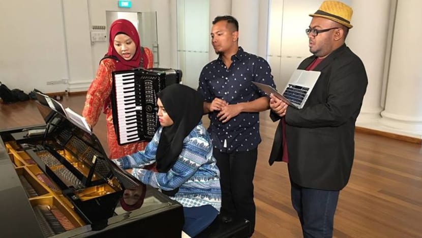 Cinta budaya Melayu disemai di London, Ikan Girl dibawa ke pentas muzik antarabangsa S'pura Cinta budaya Melayu disemai di London, Ikan Girl dibawa ke pentas muzik antarabangsa S'pura