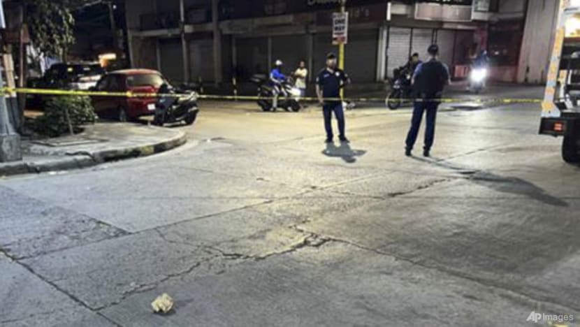 Philippine police hunting killers of New Zealand tourist Philippine police hunting killers of New Zealand tourist