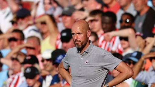  Ten Hag calls for unity among United fans ahead of Liverpool clash